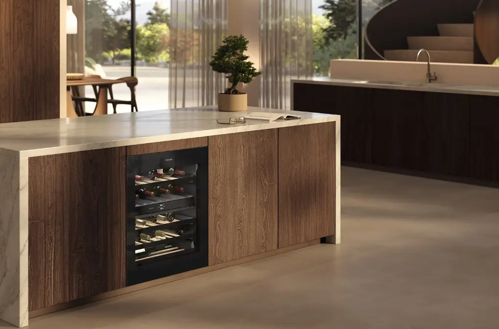 Винный холодильник Miele KWTUS 7096 E Обсидианово-черное стекло фото 3 в Ростове-на-Дону