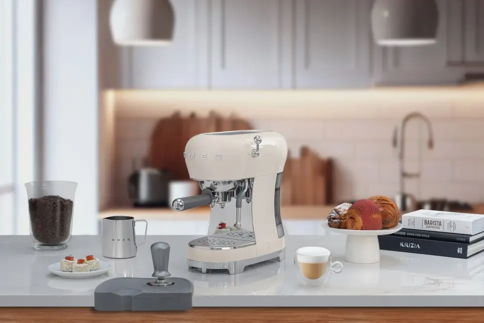 Кофемашина SMEG ECF02CREU фото 8 в Ростове-на-Дону