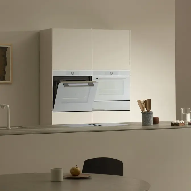 Духовой шкаф V-ZUG Combair V6000 45 черное стекло C6T-21050 фото 6 в Ростове-на-Дону