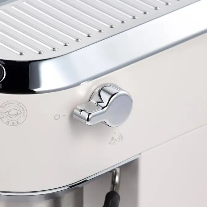 Кофеварка рожковая DeLonghi EC 685.W фото 7 в Ростове-на-Дону