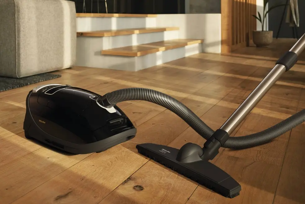Пылесос Miele SGSF5 Complete C3 Parquet XL PowerLine черный фото 3 в Ростове-на-Дону