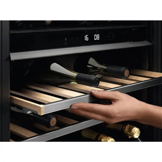 Винный холодильник Electrolux EWUD040B8B фото 4 в Ростове-на-Дону