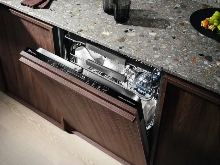 Встраиваемая посудомоечная машина Electrolux EEC987300L фото 4 в Ростове-на-Дону