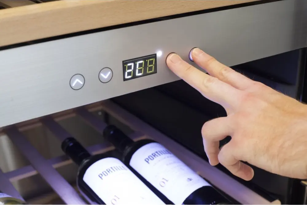 Встраиваемый винный шкаф CASO WineChef Pro 180 фото 3 в Ростове-на-Дону