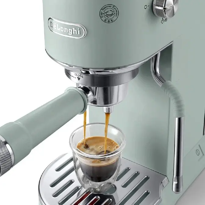 Кофеварка рожковая DeLonghi EC890.GR фото 6 в Ростове-на-Дону