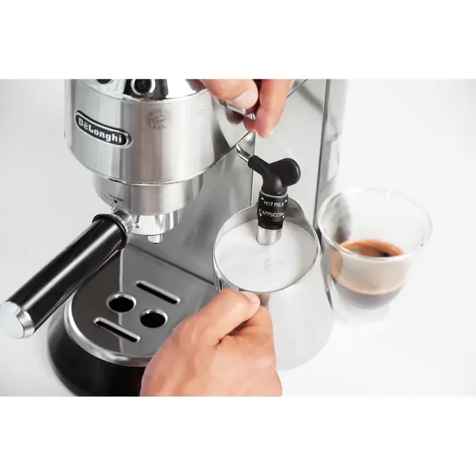 Кофеварка рожковая DeLonghi EC 685.M фото 3 в Ростове-на-Дону