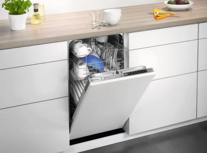 Встраиваемая посудомоечная машина Electrolux ESL94655RO фото 14 в Ростове-на-Дону
