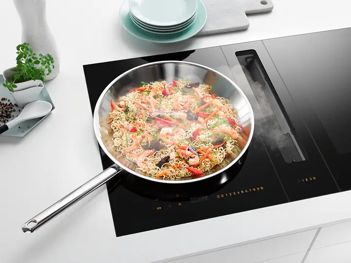 Индукционная панель WOK Miele CS7611 FL фото 2 в Ростове-на-Дону