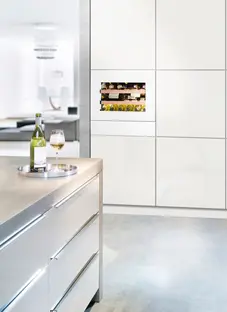 Встраиваемый винный шкаф Liebherr WKEgw 582 фото 3 в Ростове-на-Дону Встраиваемый винный шкаф Liebherr WKEgw 582 фото 3 в Ростове-на-Дону