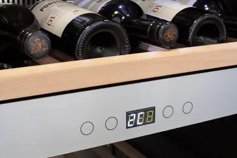 Холодильник винный CASO WineComfort 126 фото 3 в Ростове-на-Дону Холодильник винный CASO WineComfort 126 фото 3 в Ростове-на-Дону