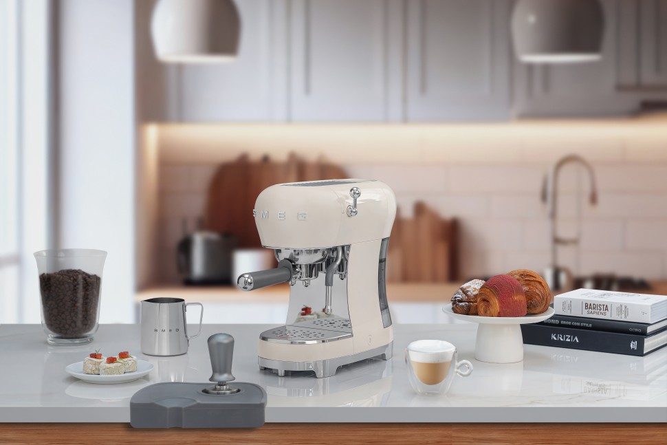 Кофемашина SMEG ECF02CREU фото 8 в Ростове-на-Дону