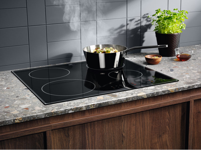 Индукционная стеклокерамич. панель Electrolux CIR60430CB фото 4 в Ростове-на-Дону