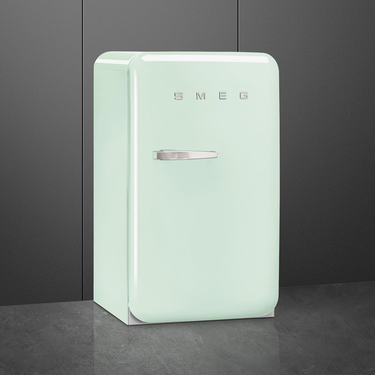 Холодильник SMEG FAB10RPG6 фото 3 в Ростове-на-Дону Холодильник SMEG FAB10RPG6 фото 3 в Ростове-на-Дону