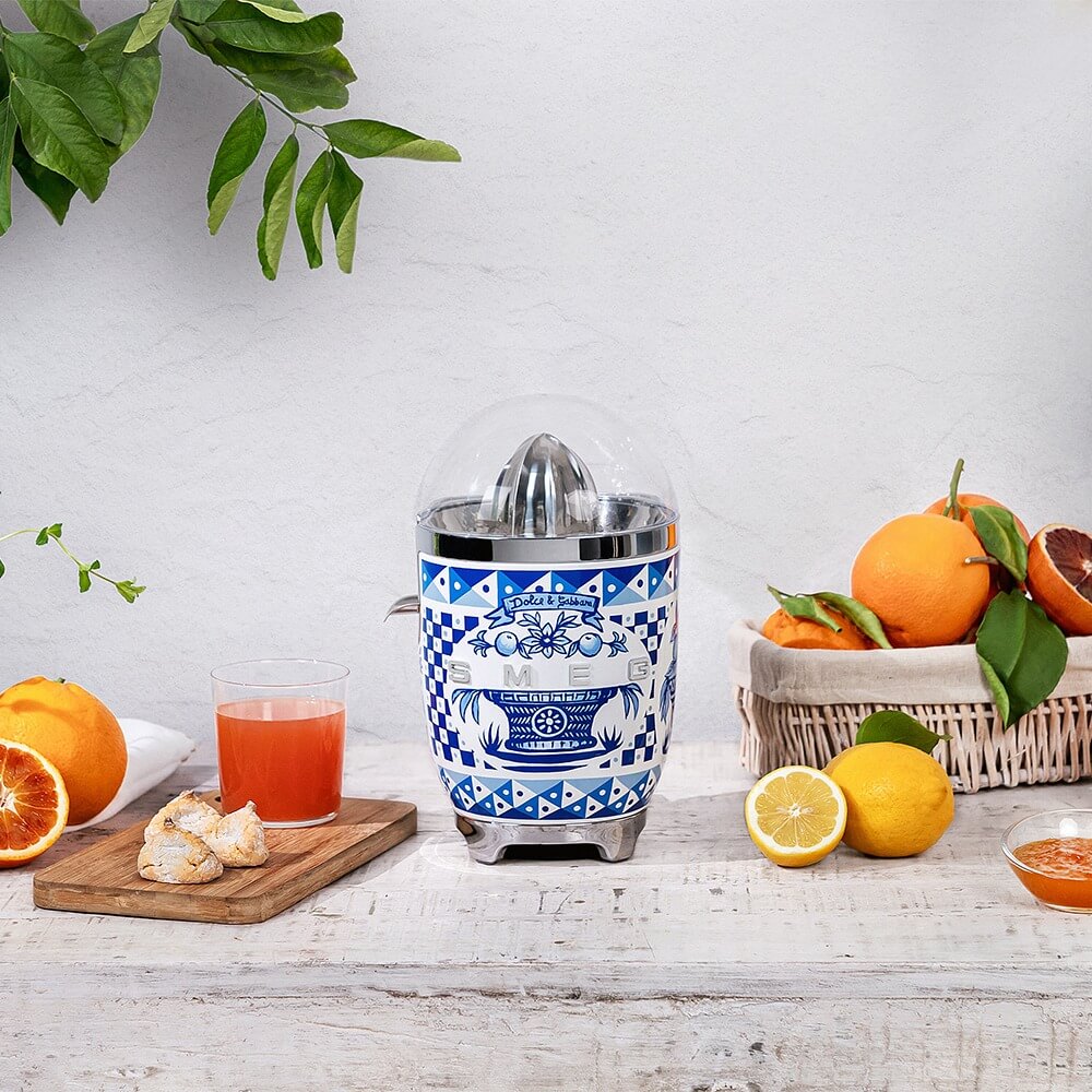 Соковыжималка Smeg CJF01DGBEU фото 2 в Ростове-на-Дону Соковыжималка Smeg CJF01DGBEU фото 2 в Ростове-на-Дону