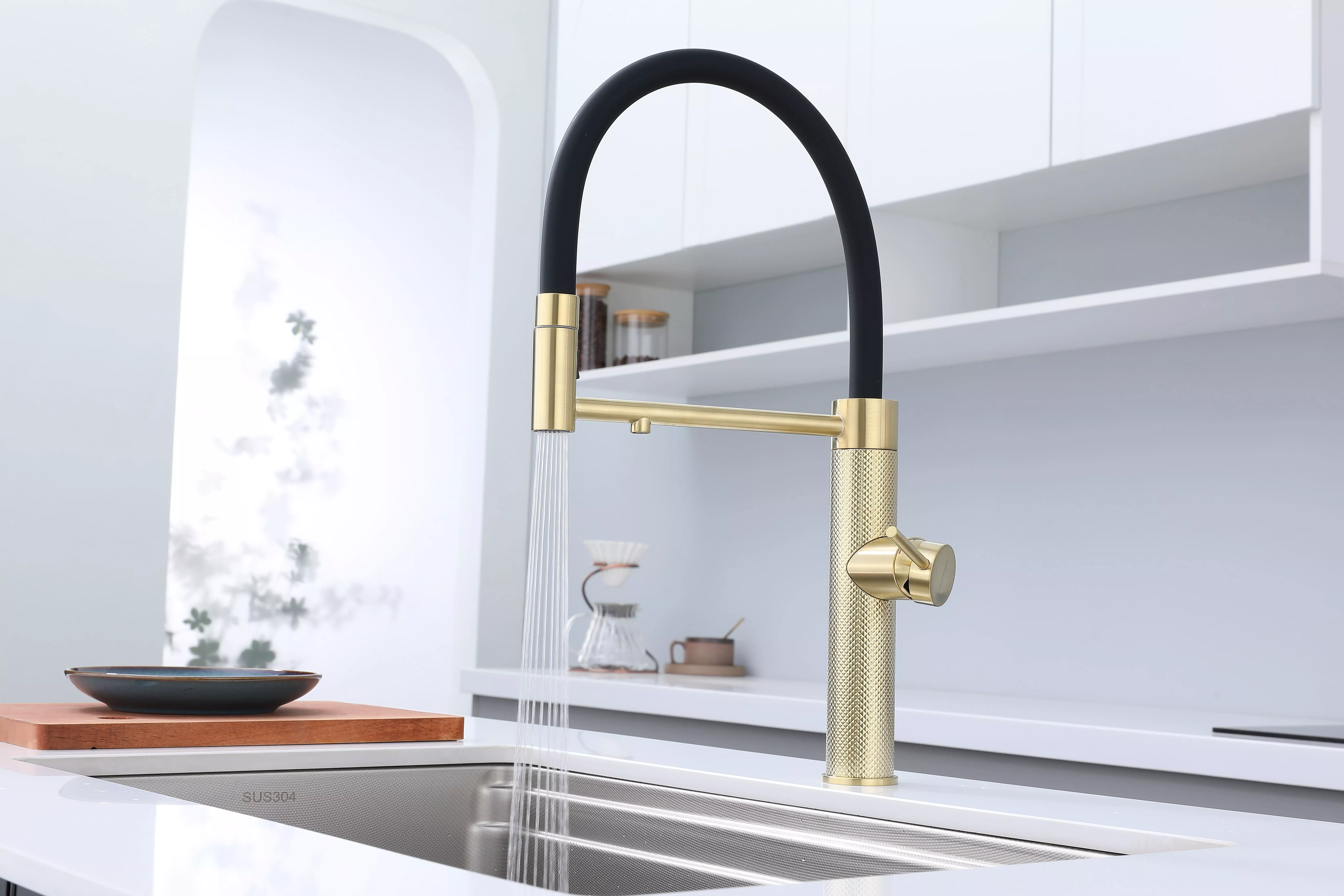 Смеситель Paulmark GANYMEDE DIAMOND Gd613199-LG светлое золото фото 3 в Ростове-на-Дону Смеситель Paulmark GANYMEDE DIAMOND Gd613199-LG светлое золото фото 3 в Ростове-на-Дону