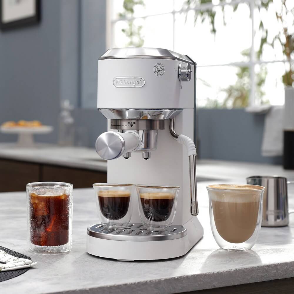 Кофеварка рожковая DeLonghi EC890.WI фото 9 в Ростове-на-Дону