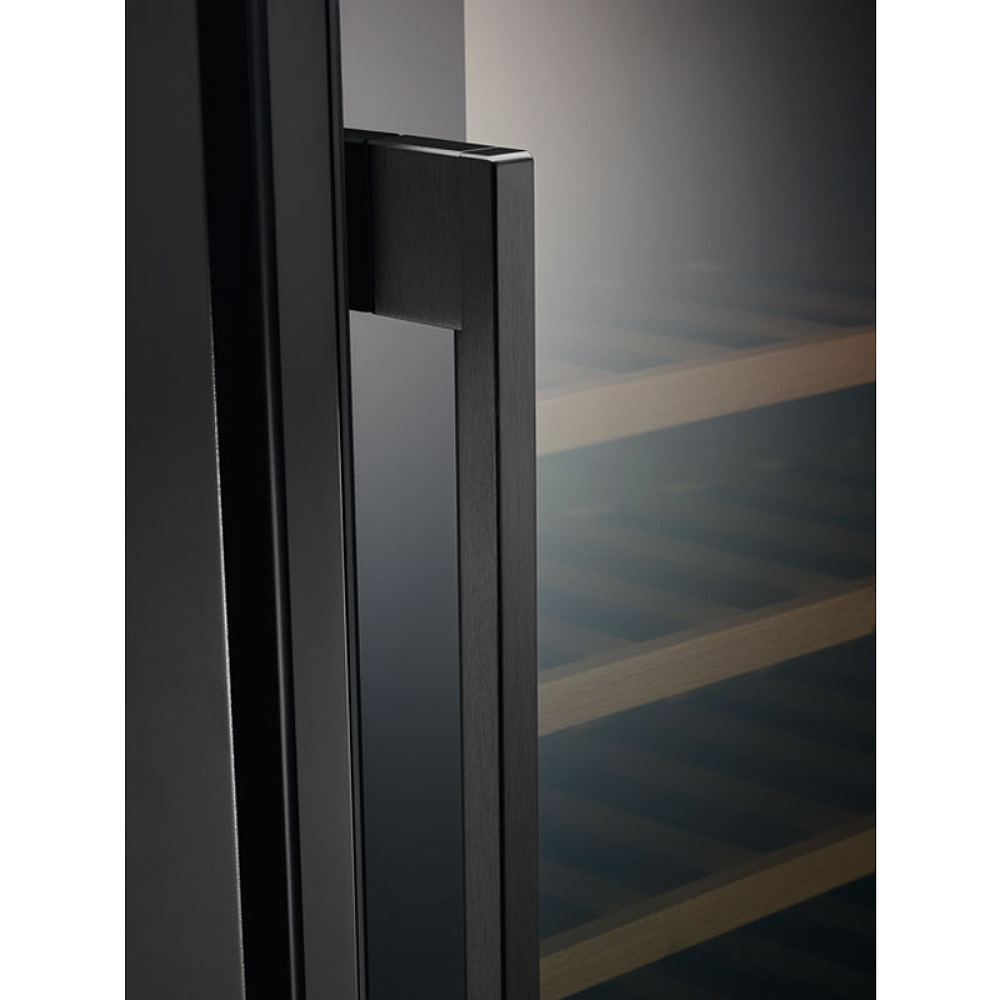 Винный шкаф ELECTROLUX EWS4052B5B фото 5 в Ростове-на-Дону
