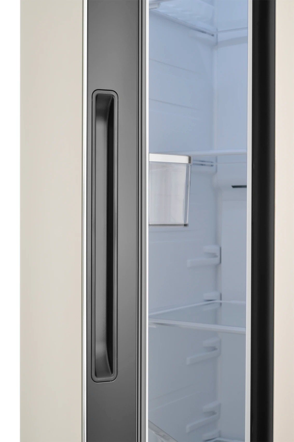 Холодильник ZÜGEL ZRSS630C фото 3 в Ростове-на-Дону Холодильник ZÜGEL ZRSS630C фото 3 в Ростове-на-Дону